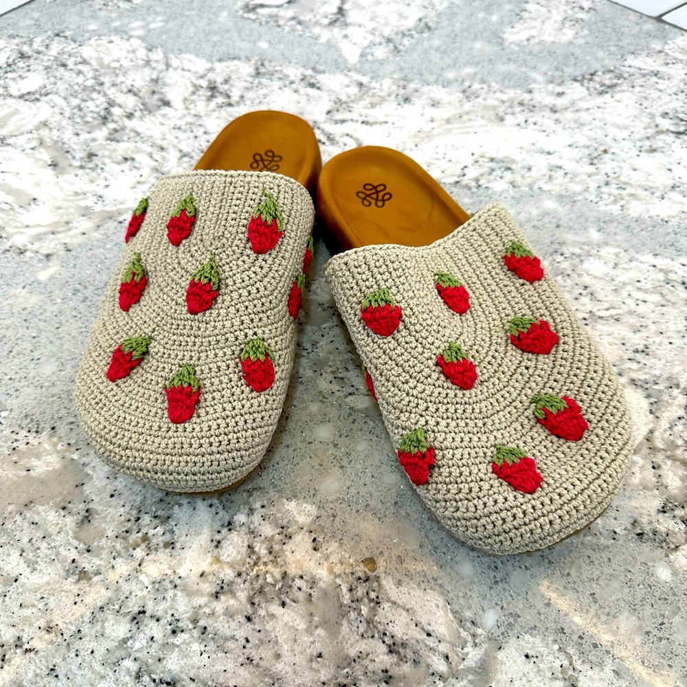 The Sak Strawberry Bolinas Crocheted Clogs